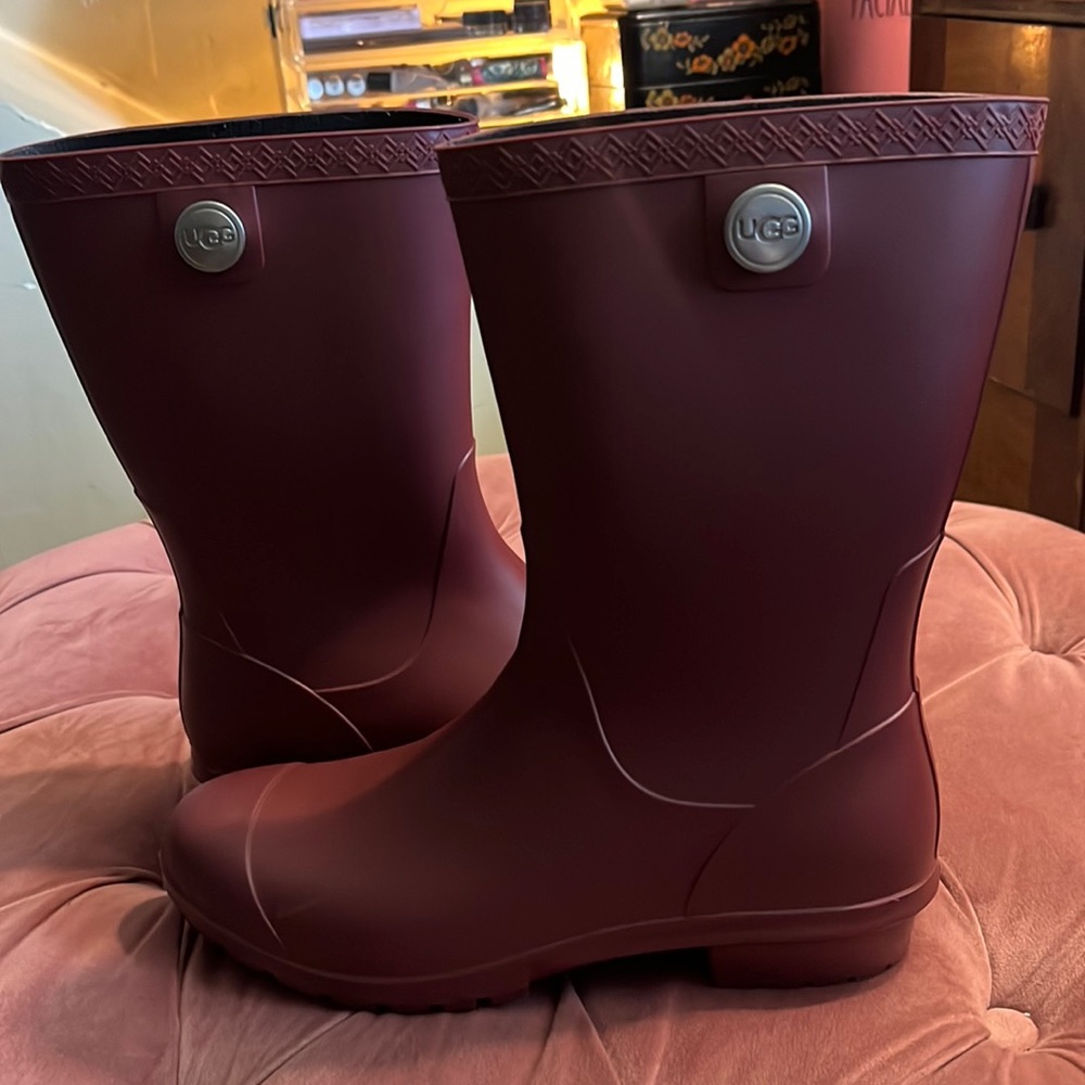 UGG SIENNA RAIN BOOTS